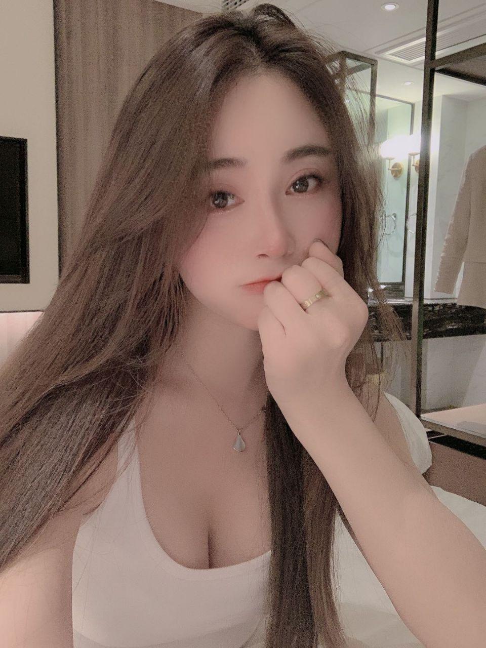 年轻学妹的欲望和精力真的是无穷无尽~高潮各种爽炸！